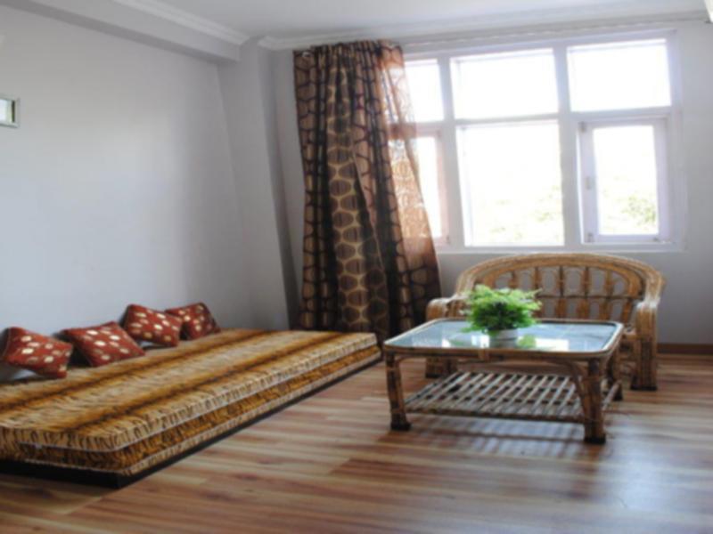 Clarks Inn Binsar Dış mekan fotoğraf