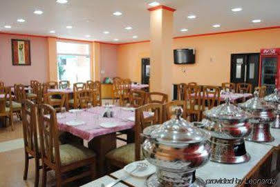 Clarks Inn Binsar Dış mekan fotoğraf
