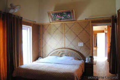 Clarks Inn Binsar Dış mekan fotoğraf
